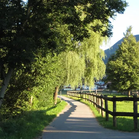 فندق مبيت وإفطار فيرنهوف ستادلبوينت رييد ايم زيلرتال