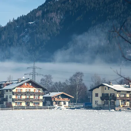 Stadlpoint לינה וארוחת בוקר 3*